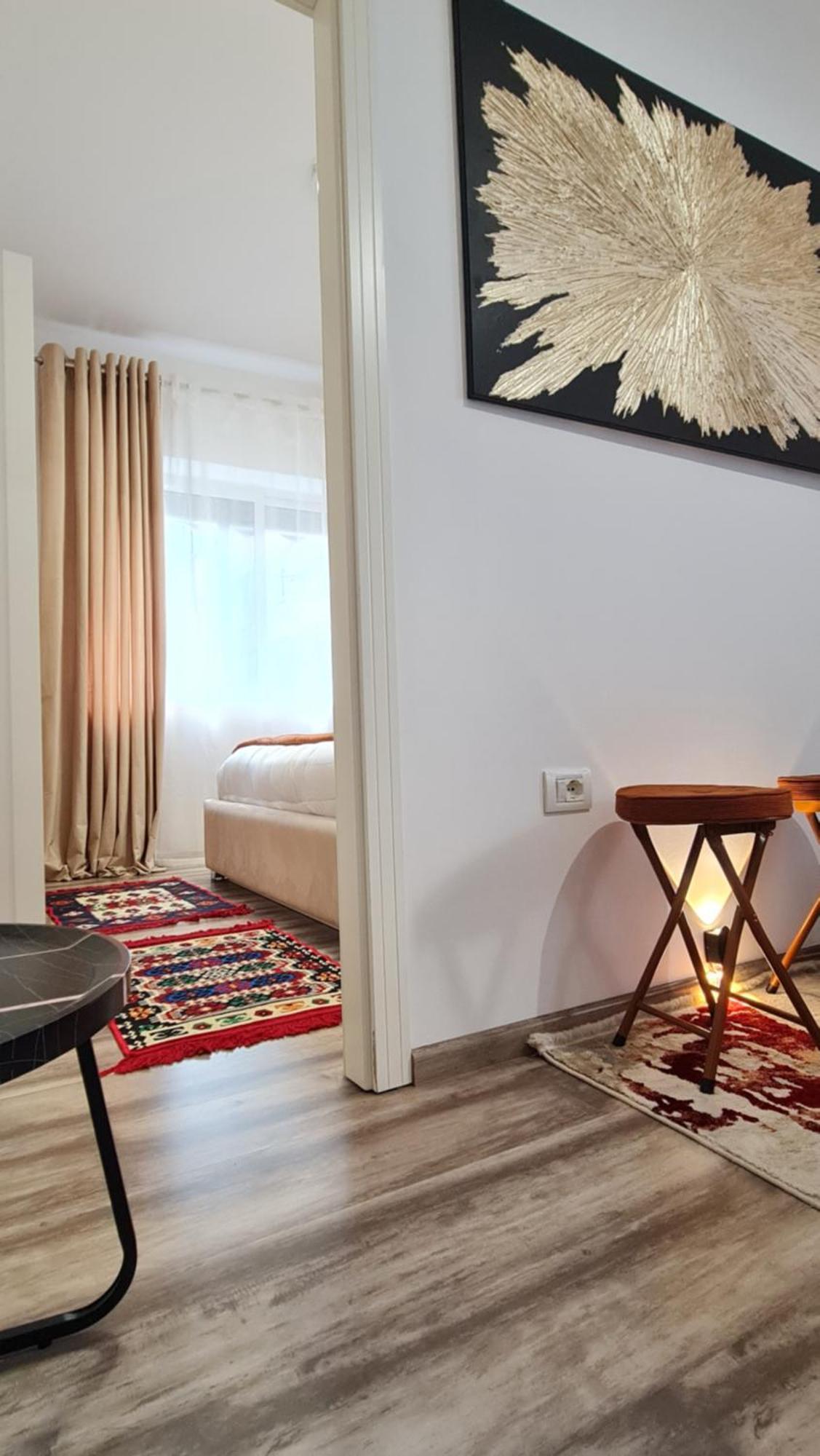 Appartement Zaimeen In Bllok Area *