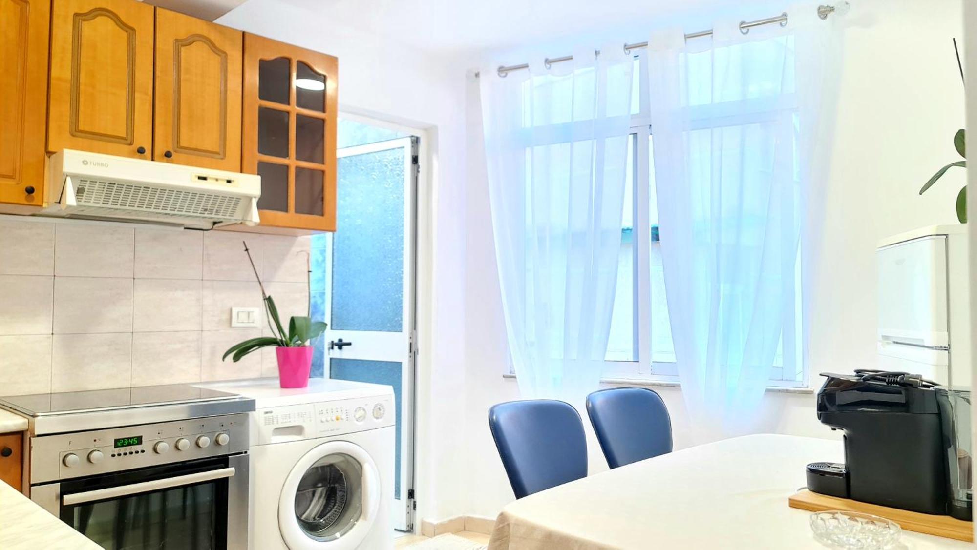 Zaimeen In Bllok Area Appartement *