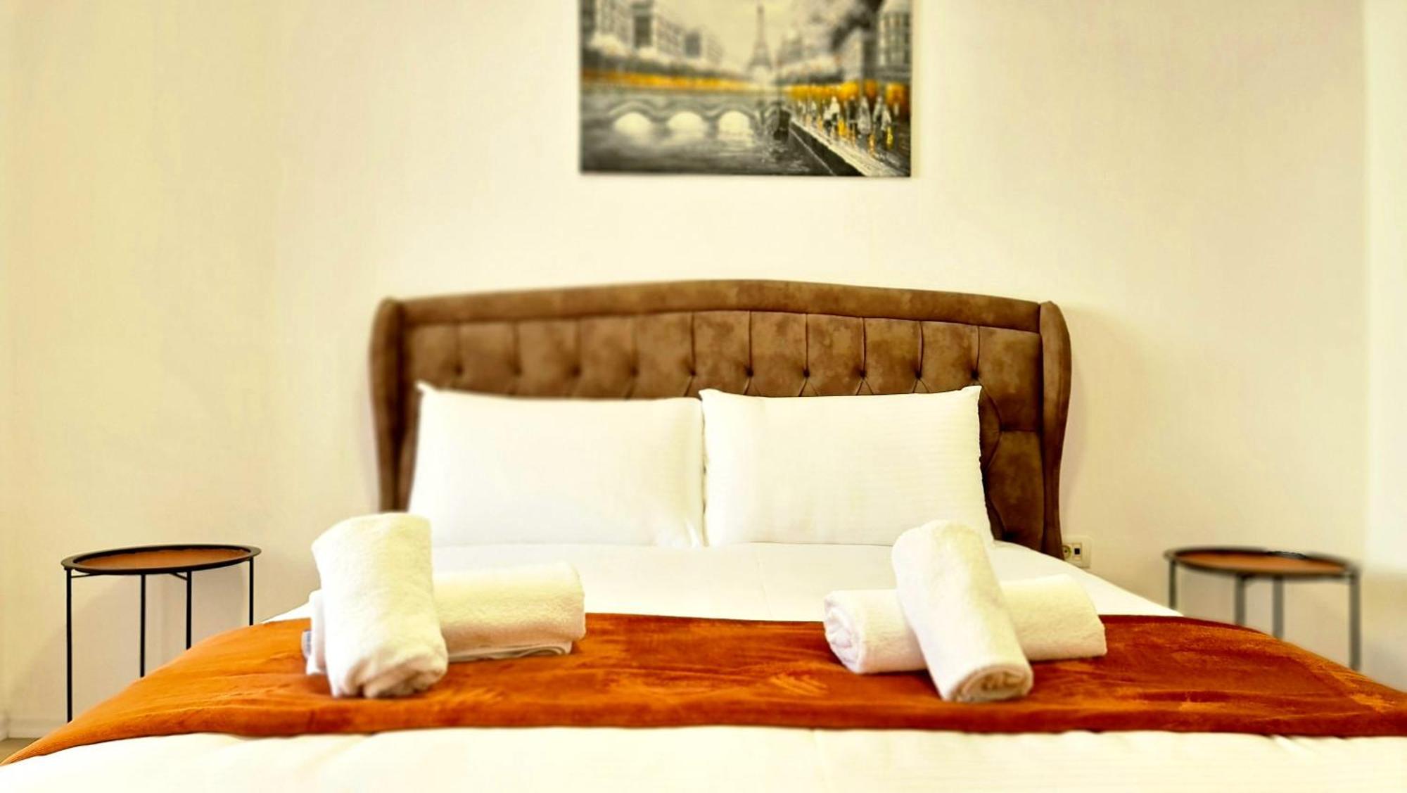 Appartement Zaimeen In Bllok Area *